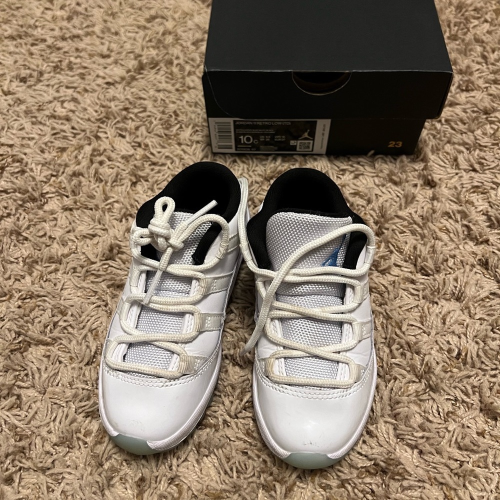 Jordan 11 retro low boys size 10